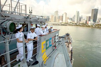 USS Normandy (CG 60) pulls into PortMiami for Fleet Week Miami.