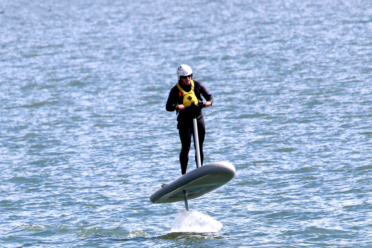 This $13K Hydrofoil Meant for Amateurs Is a Rough Ride