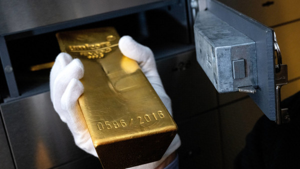 „Goldbugs“: Die deutschen Privatanleger und die Bundesbank halten zusammen fast 6 Prozent der globalen Goldvorräte.