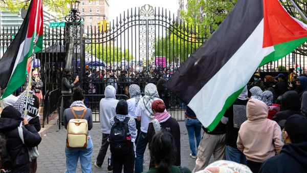 Kann das neue Gesetz mit seiner Definition den von vielen herbeigewünschten Zaun zwischen legitimem Protest und unerwünschtem Antisemitismus hochziehen? Szene an der Grenze des Campus der Columbia-Universität in New York am 30. April 2024