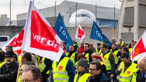 Lufthansa und Verdi streben Schlichtungsverfahren an