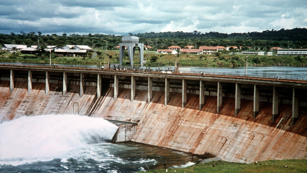 Der Owen-Falls-Damm im heutigen Uganda