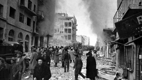 Ein Anschlag im jüdischen Geschäftsviertel von Jerusalem am 22. Februar 1948 mit 27 Toten.
