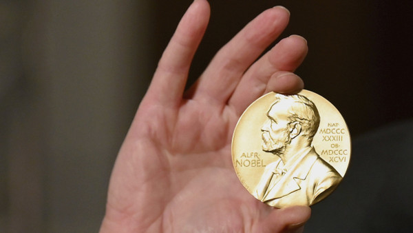 Nobelmedaille, kein Zeichen von Allwissenheit