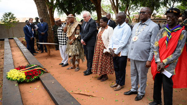 Bundespräsident Steinmeier während seines Besuchs in Tansania Anfang November