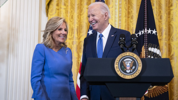 US-Präsident Joe Biden und seine Frau Jill bei einem Empfang im Weißen Haus im vergangenen März