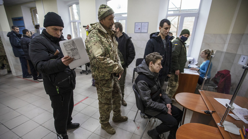 «Добивает украинцев»: в МИД России отреагировали на подписанный Зеленским законопроект о мобилизации