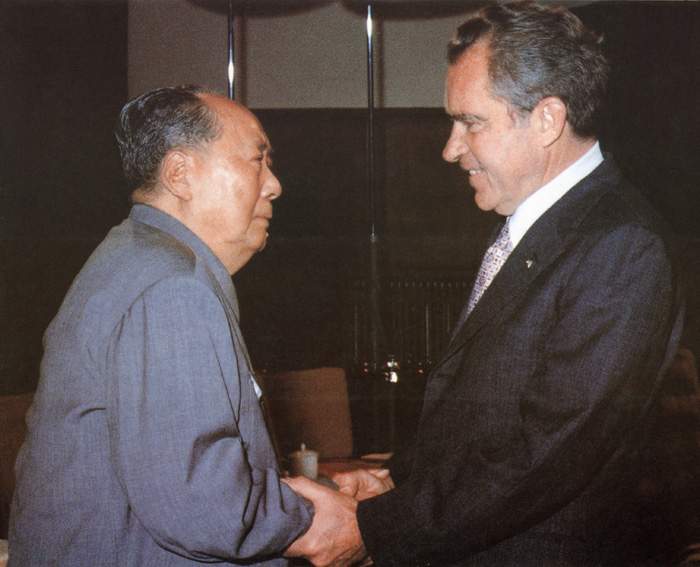 Мао и Ричард Никсон в 1972 году