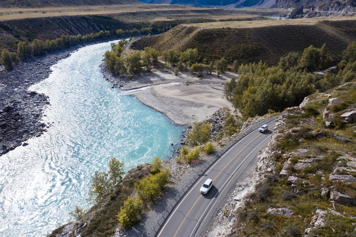 Чуйский тракт. Фото: Александр Манзюк / ТАСС