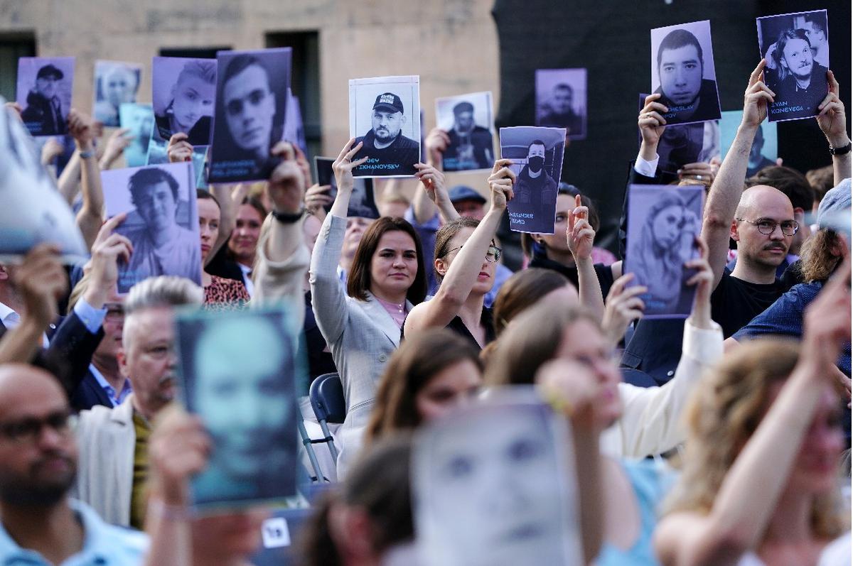 Светлана Тихановская на митинге в Берлине. Фото: Clemens Bilan / Pool / Getty Images