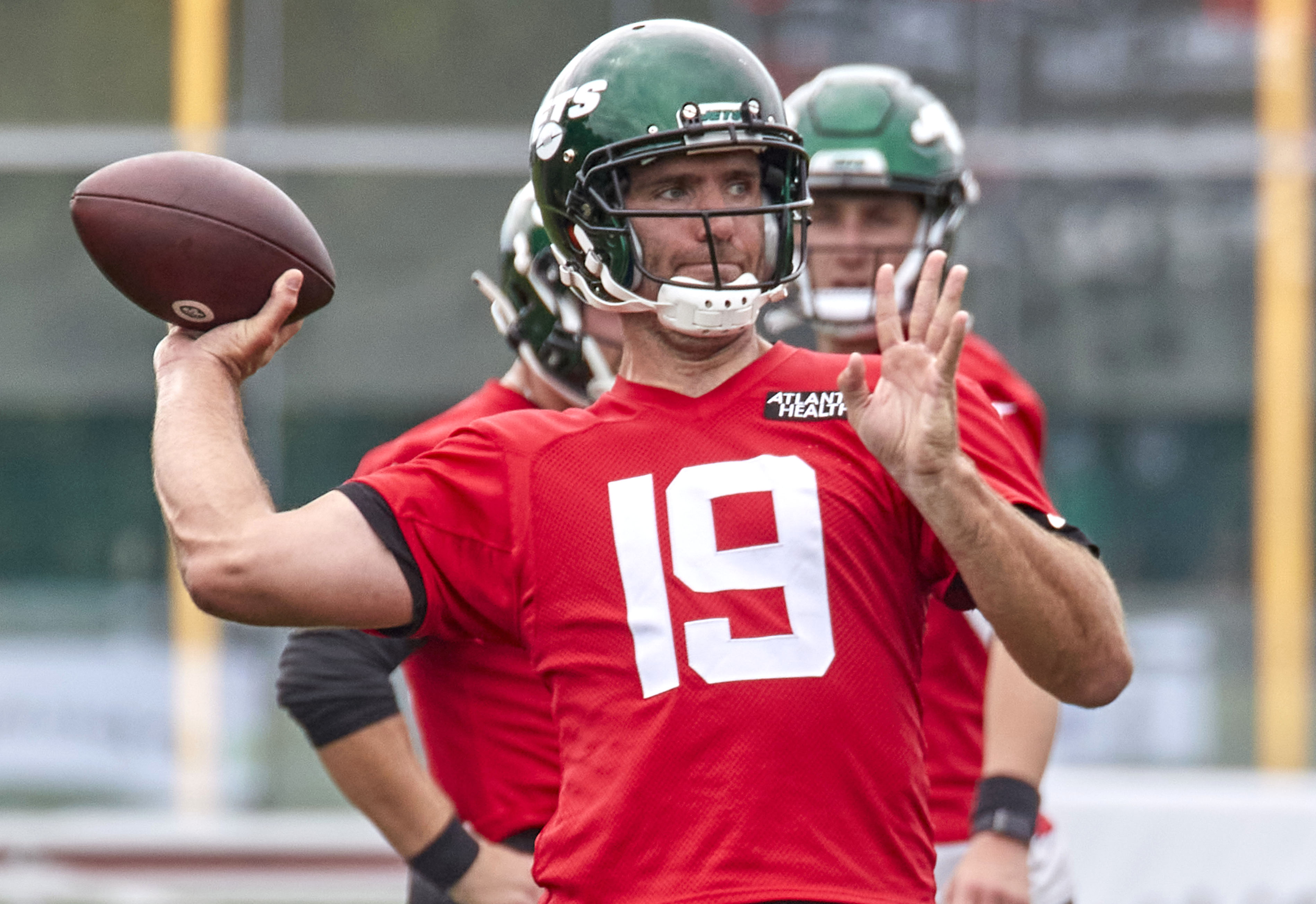 Joe Flacco throws a pass during a recent Jets practice.