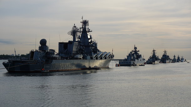 Na oczach Zachodu rosyjska "flota-widmo" przewozi broń i ropę. Afera "Sirian Express"