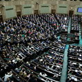 1 tys. zł dodatku do pensji dla 190 tys. Polaków. Sejm zdecydował