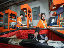 Parcels being sorted at one of SPX Express’ sorting centres. Photos: Shopee