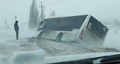 В Чебоксарском районе пассажирский автобус вылетел с дороги в кювет