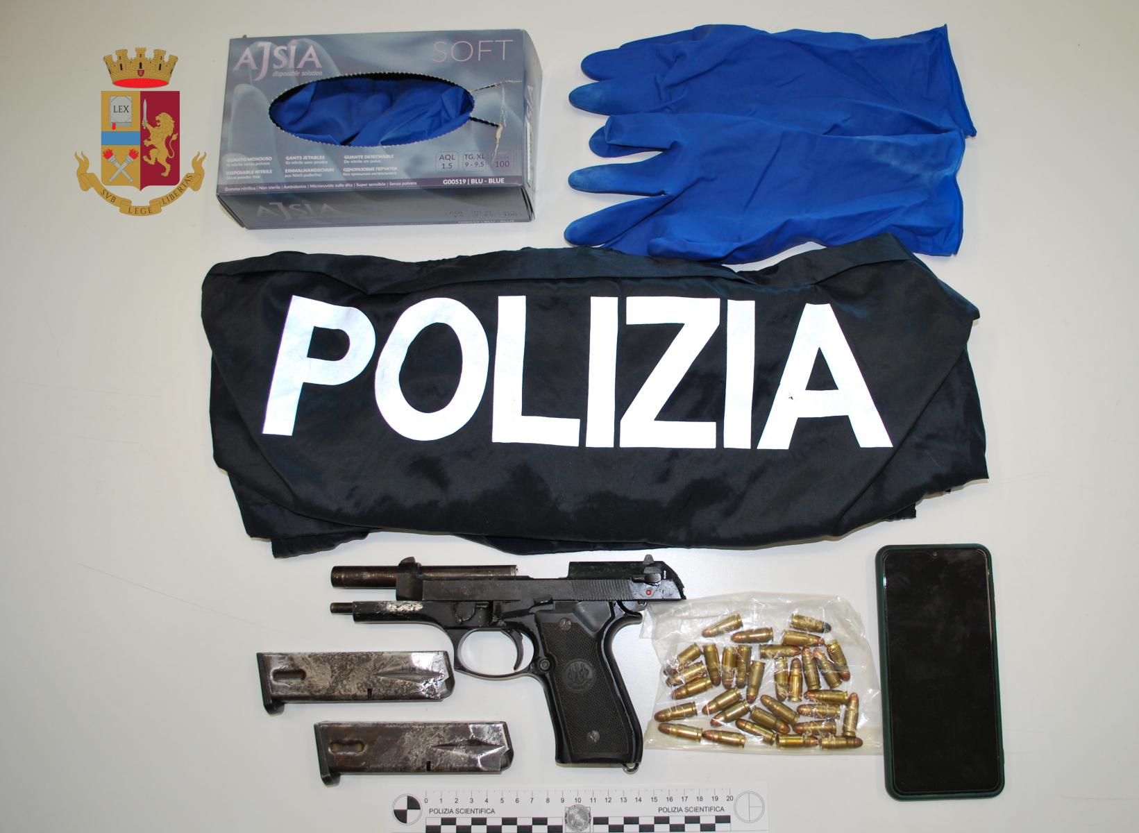 pistola e sequestrata