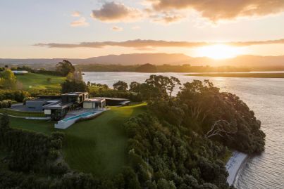 This modern home in New Zealand makes the most of its magical location