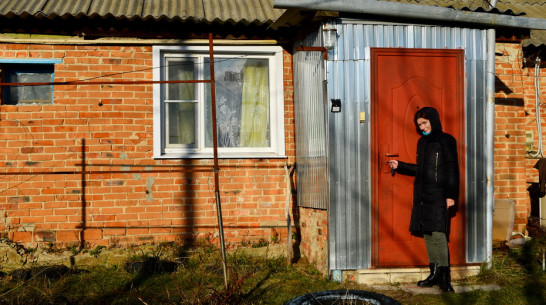 Многодетной семье погорельцев из Петропавловского района помогли приобрести жилье