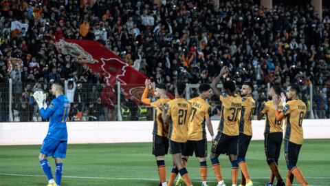 Les joueurs de la RS Berkane célèbrent leur victoire après le forfait de l'USM Alger.