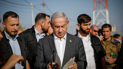 Archivo: el primer ministro israelí, Benjamin Netanyahu, llega a una reunión informativa cerca del puesto militar de Salem, entre Israel y Cisjordania, el martes 4 de julio de 2023.