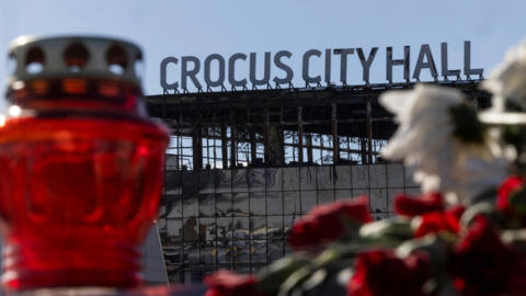 Vue de la salle de concert du Crocus City Hall, incendiée après l'attaque meurtrière du 22 mars, dans la région de Moscou, en Russie, le 27 mars 2024.
