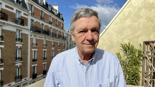 José Rebelo, Co-autor do livro "La Révolution des Oeillets - Du Pouvoir Populaire au Pouvoir Parlementaire". Paris, 25 de Abril de 2024.