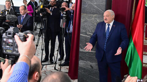 Александр Лукашенко на избирательном участке в Минске. 25 февраля 2024.
