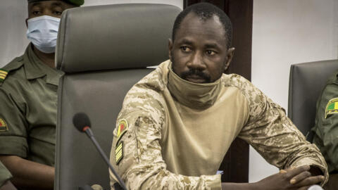 Le colonel malien Assimi Goïta, le 22 août 2020 au ministère de la Défense à Bamako, au Mali.