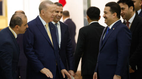 Le Premier ministre irakien Mohamed Chia al-Soudani (à droite) et le président turc Recep Tayyip Erdogan (à gauche), ce lundi 22 avril 2024 à Bagdad.