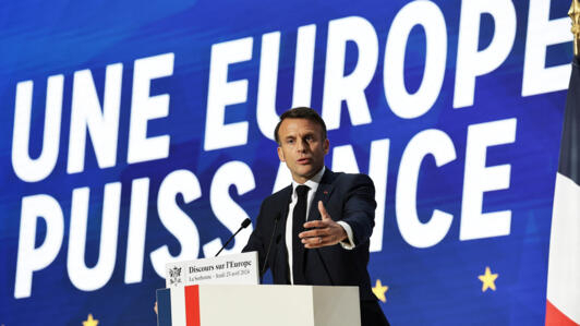 Le président français Emmanuel Macron prononce un discours sur l'Europe dans l'amphithéâtre de l'Université de la Sorbonne à Paris. France, le 25 avril 2024.