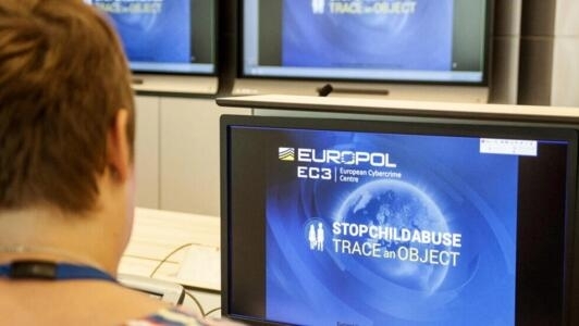 Europol a identificat 821 de retele criminale "extrem de amenintàtoare" pentru securitatea UE.