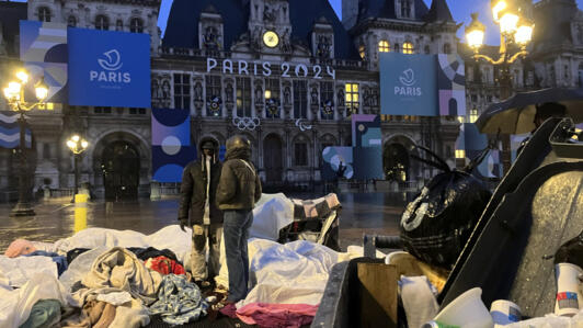 Ngày 03/04/2024, một khu tạm cư trái phép của khoảng 50 di dân phía trước tòa đô chính Paris đã bị giải tỏa.  