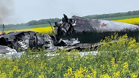 Обломки разбившегося в Ставрополье бомбардировщика Ту-22М3, 19 апреля 2024 г.