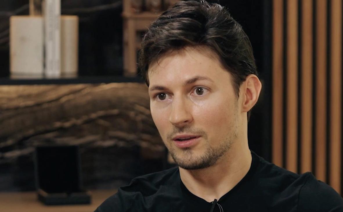 Фото: Павел Дуров во время интервью (Фото: TuckerCarlsonNetwork / YouTube)