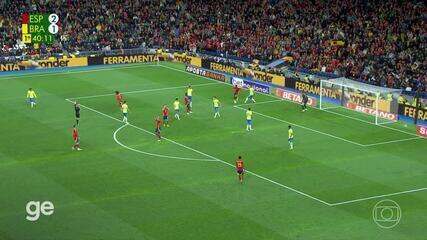 Aos 40 min do 1º tempo - defesa difícil de Bento do Brasil contra a Espanha
