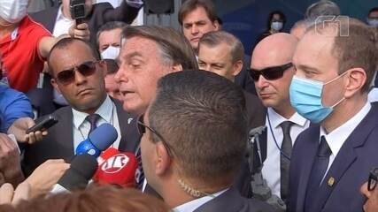 Bolsonaro se defende de acusação de corrupção na Covaxin, diz que vacina não foi comprada e que houve erro em documento.