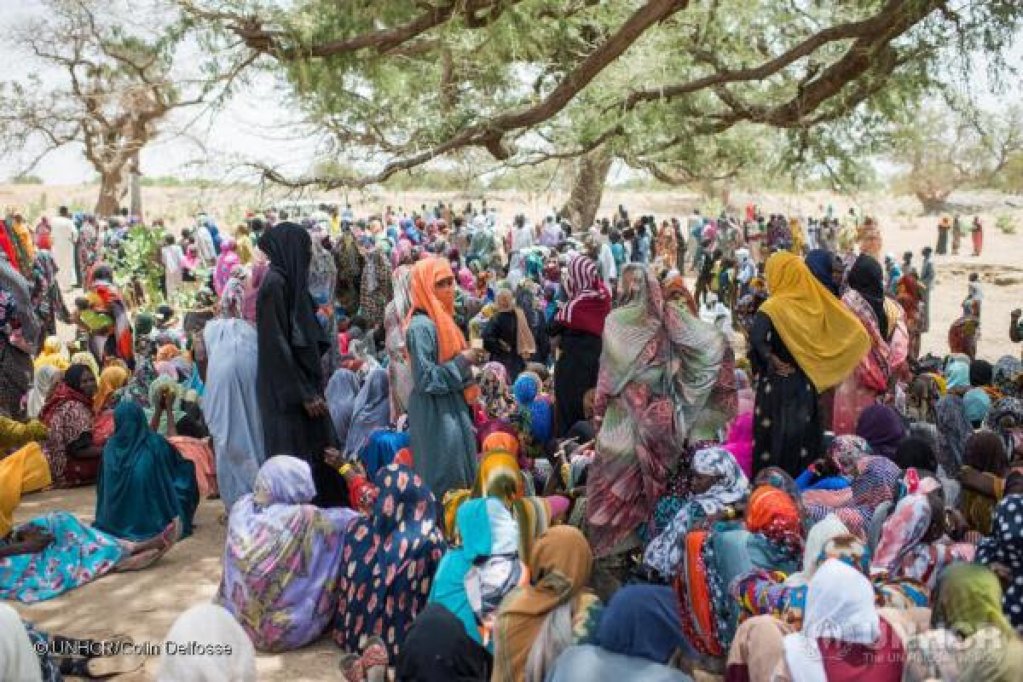Hundreds of Sudanese refugees are seen waiting for food distribution at the Kufrun camp in Chad | Photo: UNHCR/Colin Delfosse/ANSAmed
