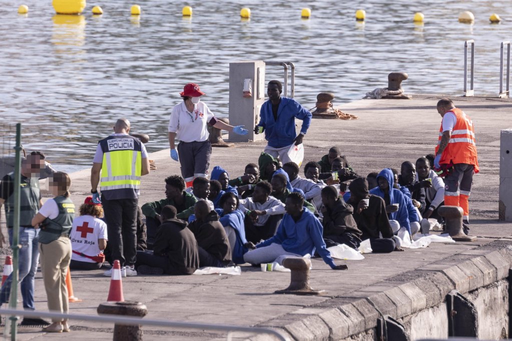 A group of migrants who arrived at Los Cristianos Port in Tenerife, Canary Islands, Spain | Photo: EPA/Miguel Barreto 