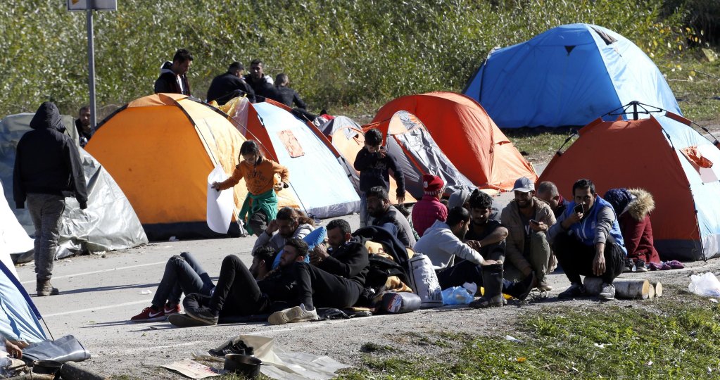 Migrant camp at Velika Kladusa, near the Maljevac border crossing in Bosnia Herzegovina, 25 October 2018 | Photo: EPA/F. Demir