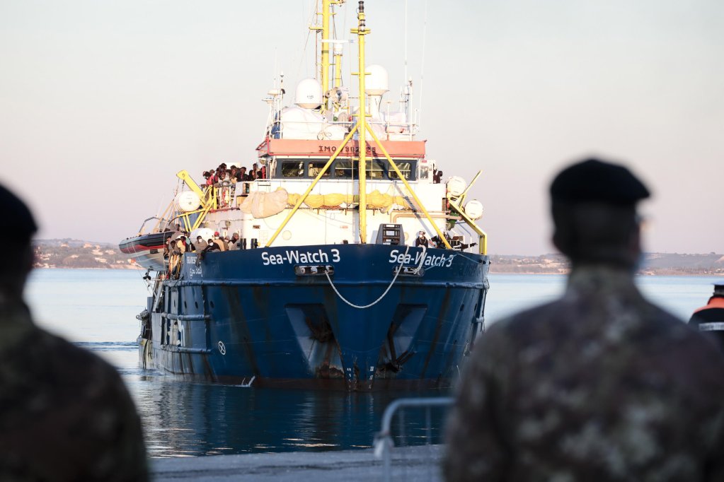 The German NGO migrant rescue ship Sea Watch 3 with hundreds of migrants on board arrives in the port of Pozzallo, Sicily, southern Italy | Photo: ARCHIVE/ANSA/FRANCESCO RUTA