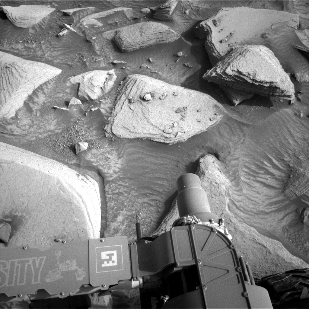 Sols 4166-4167: A Garden Full of Rocks