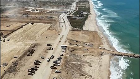 Un quai flottant est en construction à Gaza pour faciliter l'acheminement de l'aide humanitaire par la mer.