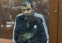 Третий обвиняемый в теракте в "Крокусе" Фаридуни Шамсидине, находясь в зале суда, отвечал на вопросы судьи сам - хоть и говорил по-русски с трудом