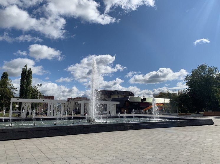 Глава Пензы Александр Басенко в своем телеграм-канале поделился информацией о ведущихся работах по подготовке к запуску фонтана на одноименной площади города. 