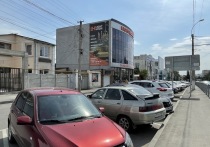 Жители столицы Крыма обратили внимание, что автомобили, разъезжающие по улицам города, какие-то очень уж грязные. Причиной этого оказались дожди с песком, шедшие два дня подряд.