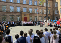 Сегодня, 8 мая, в школах Владивостока прошли торжественные мероприятия, посвященные годовщине Великой Победы