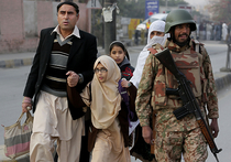 Пакистанские талибы мстят детям: в атаке на школу погибли 126 человек
