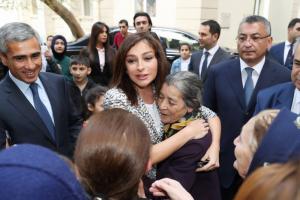 Первый вице-президент Азербайджана Мехрибан Алиева встретилась с вынужденными переселенцами