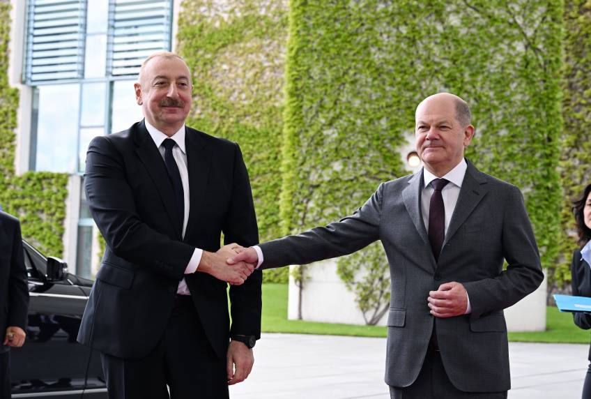 В Берлине состоялась встреча Ильхама Алиева и Канцлера Германии Олафа Шольца один на один
