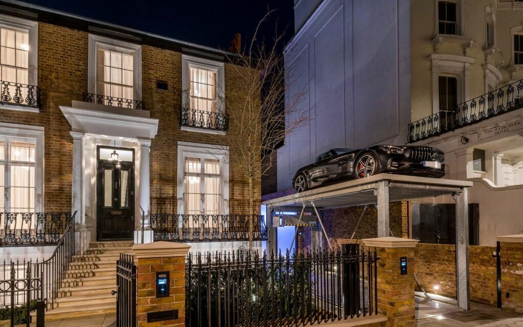Notting Hill mansion with car lift and basement spa for sale for £21m
